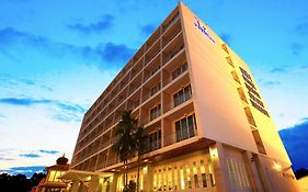 B2 Premier Hotel & Resort